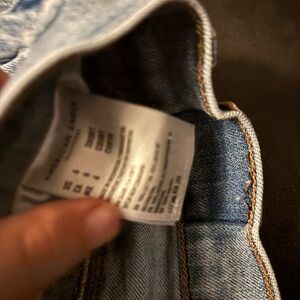 Women’s straight leg American eagle jeans